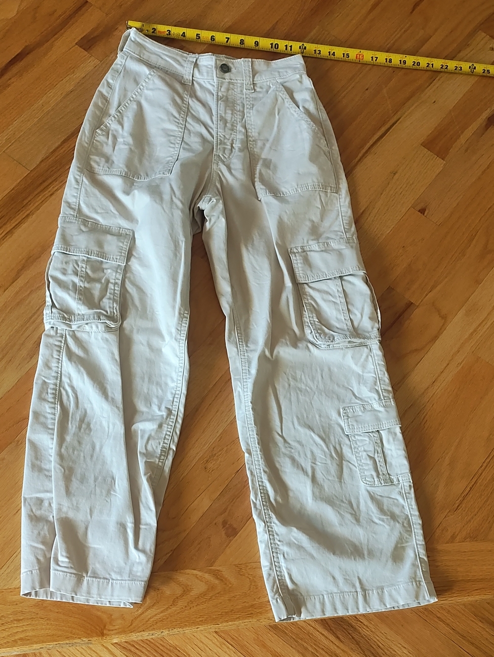 Hollister Cream Cargo Pants